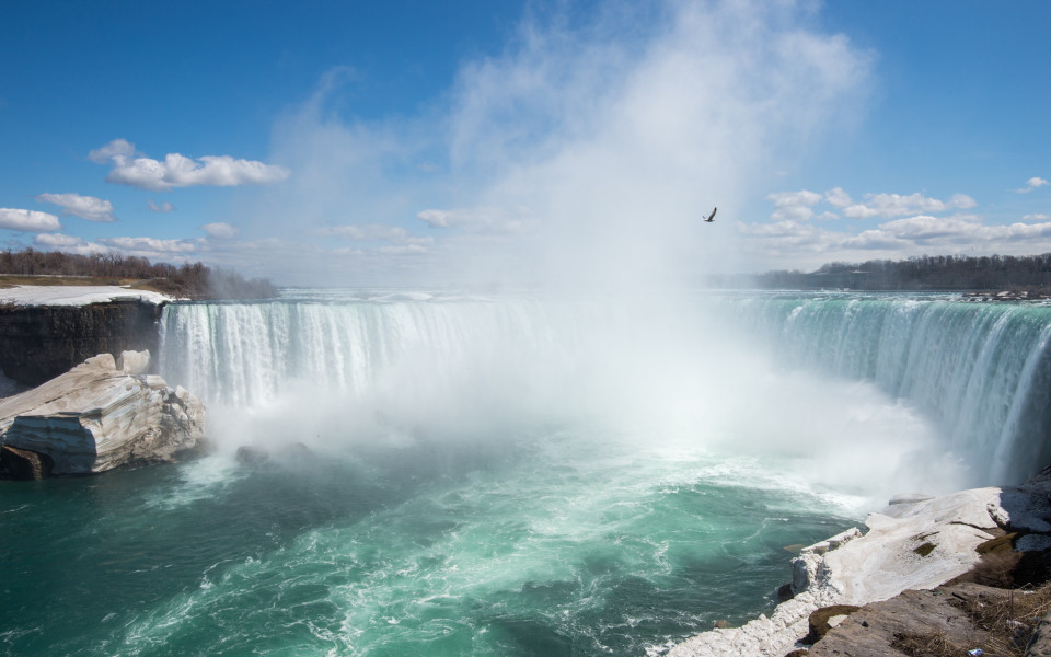 Niagara-F&auml;lle an einem kalten Aprilmorgen 